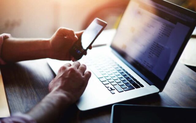 Computador e celular terão redução de 10% no Imposto de Importação